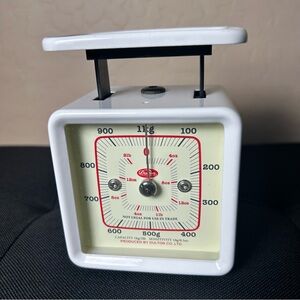 Mini retro unique kitchen scale by Dulton Co. World Market. Excellent condition